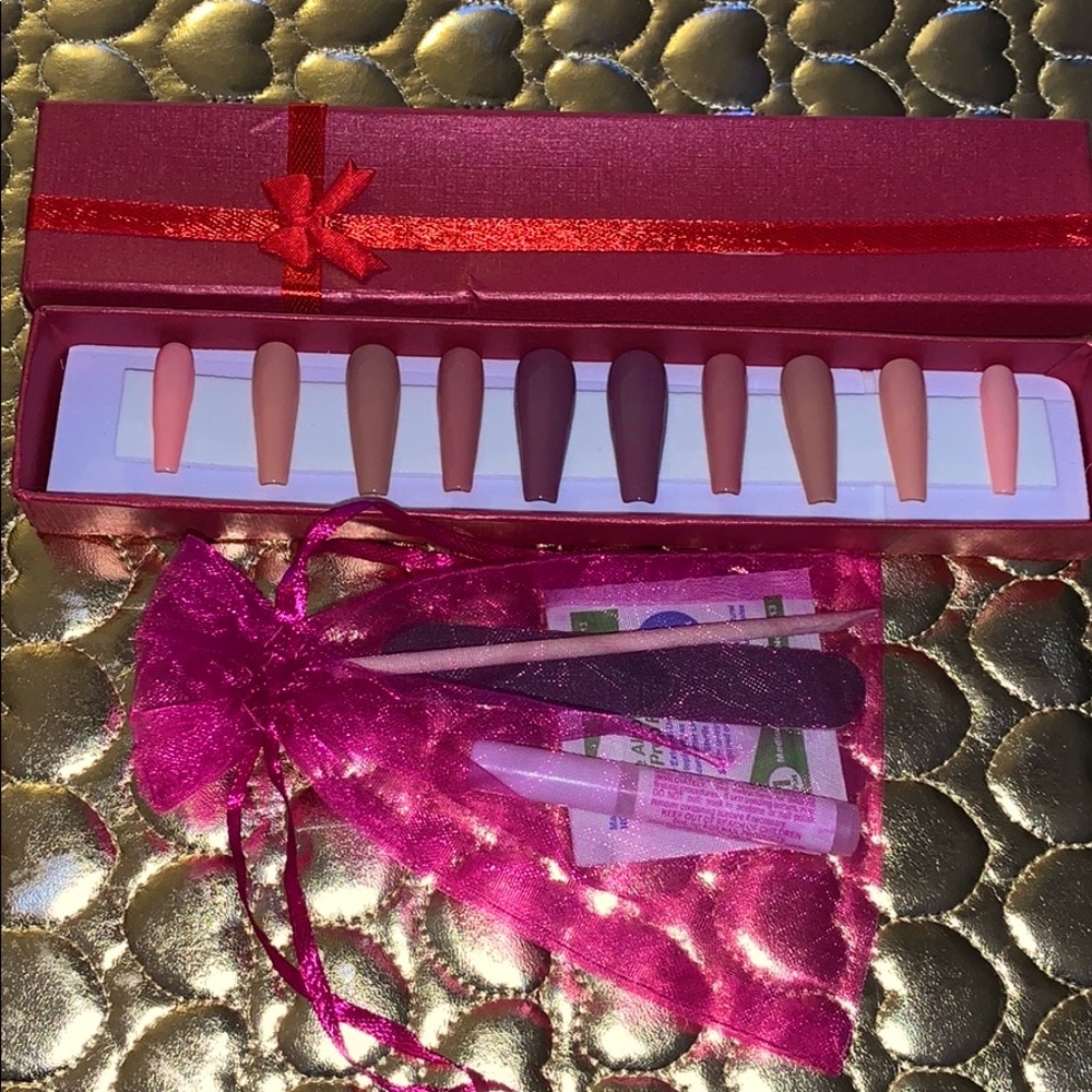 Pink Nudes press ons - Picture 2 of 5